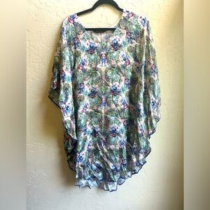 APNY 100% silk pullover free size kaduna swim cover. Artsy coastal resort beach